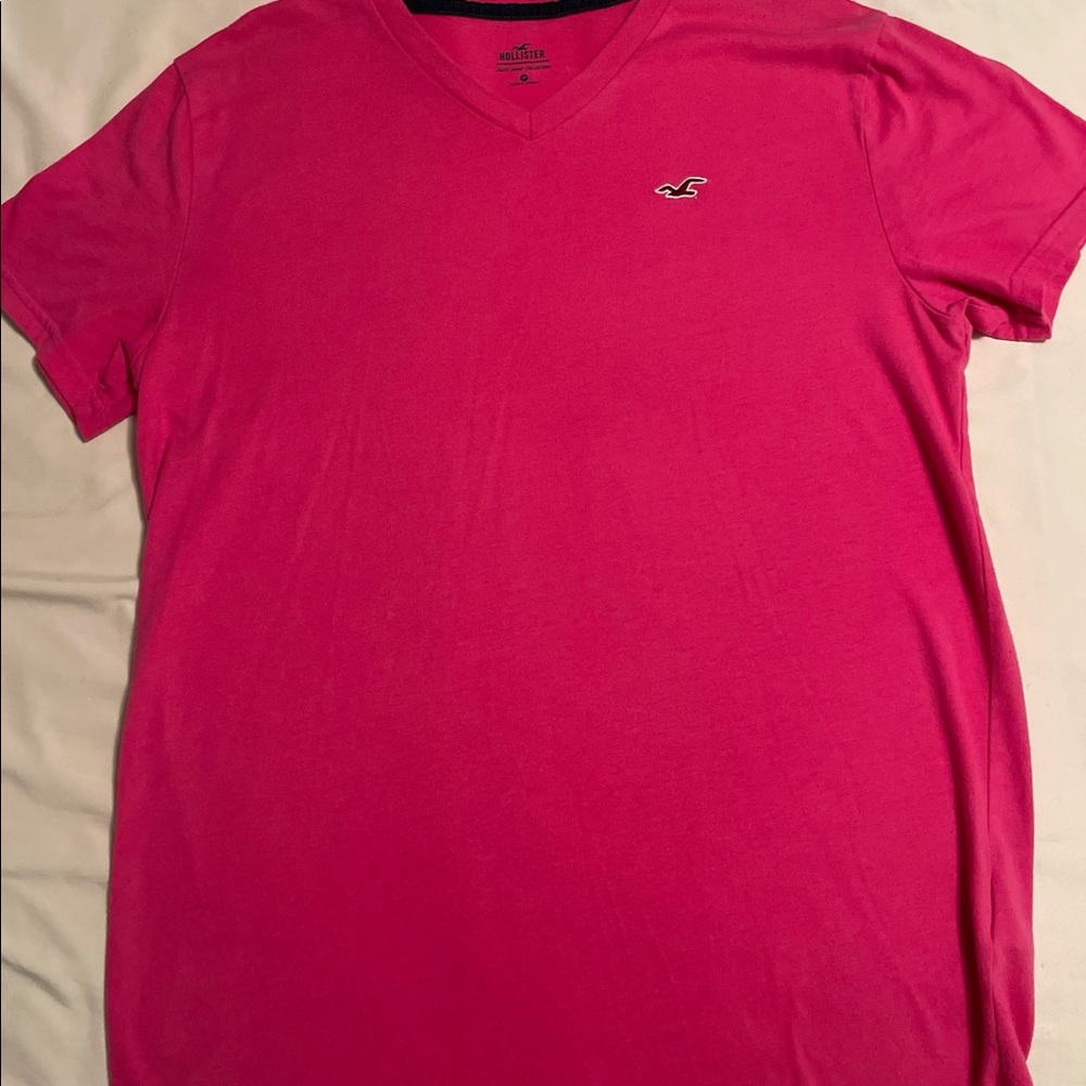 Gently used Men’s medium V neck Hollister shirt